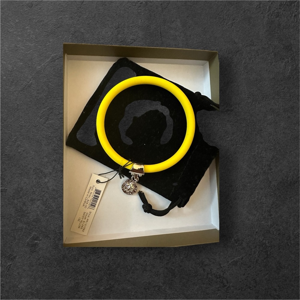 Marc by Marc Jacobs Yellow Bangle Bracelet with Logo Charm NWT $68 MSRP - Picture 8 of 9